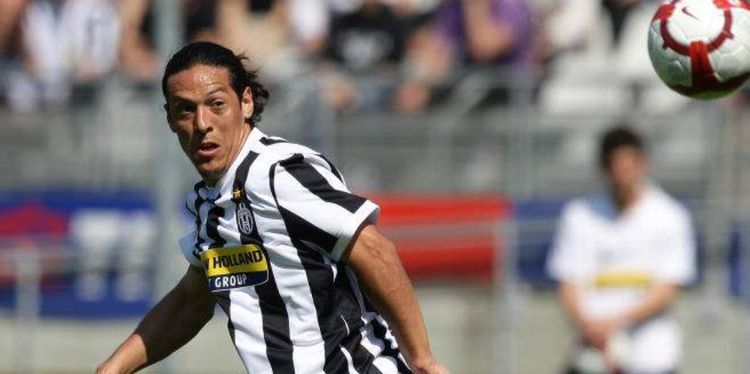 现役世界十大足球球星,世界公认十大足球巨星排行榜