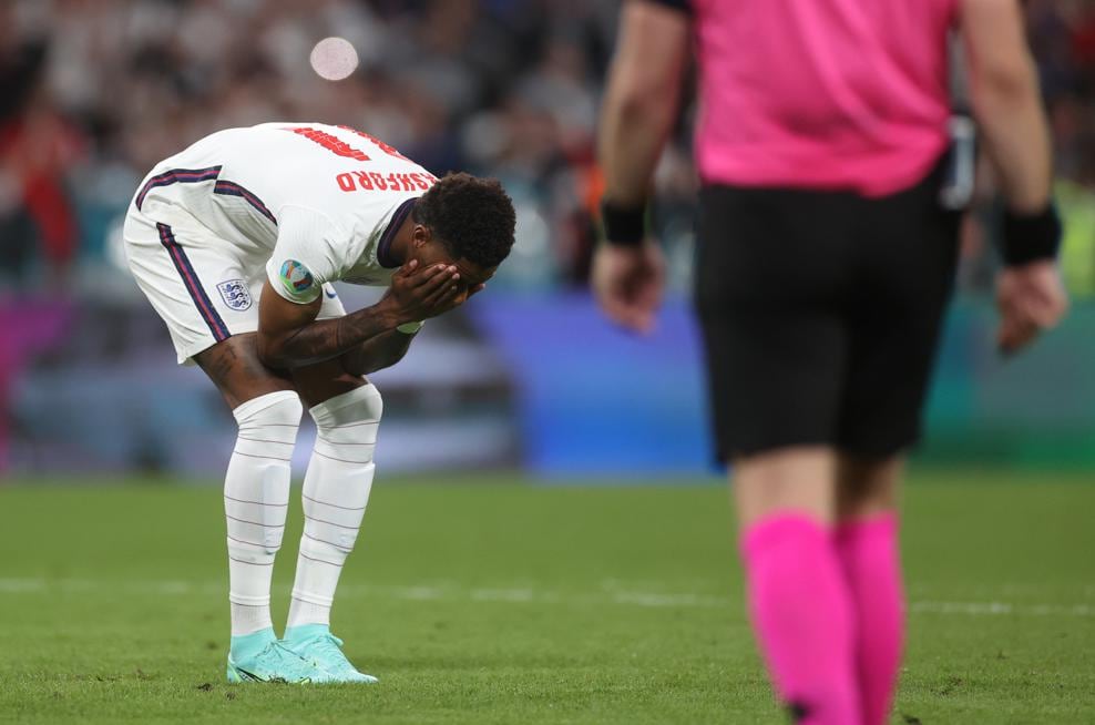 英格兰欧洲杯失冠反应,英格兰输球后球员状态