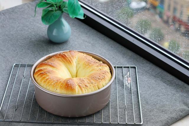 简单面包教程不用烤箱不加牛奶,超简单面包不需要牛奶