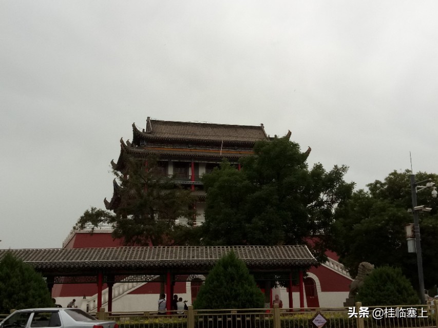 诗兄说：夏雨洗城无人赏-银川南门广场的寂寥，还记得它的喧嚣吗