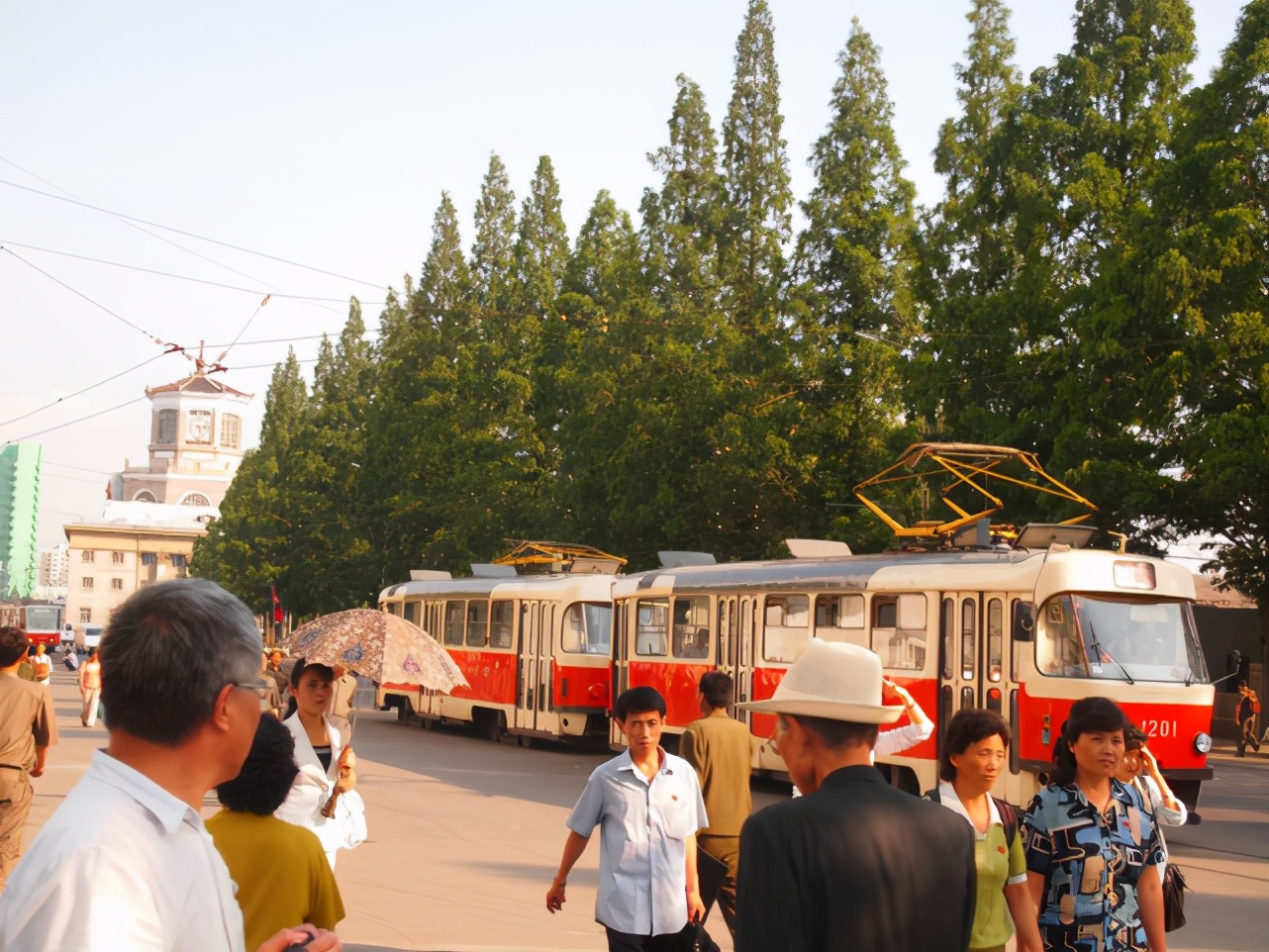 朝鲜有没有假货,朝鲜街头广告牌