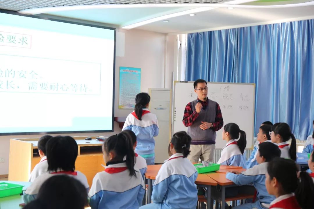 徐辉工作室暨宁夏北京两地交流研讨活动在亦庄一小召开