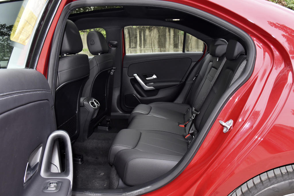 预算20w入手奔驰a级,同样预算选揽运还是揽胜