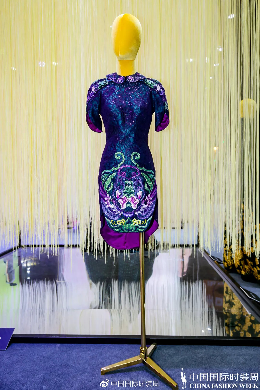 用丝线牵引时尚|“天锦地绣·华夏大美”刺绣艺术展精彩纷呈