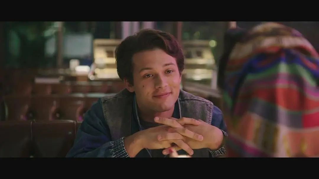 44岁女星和18岁老公离婚,女人和小18岁的男孩谈恋爱