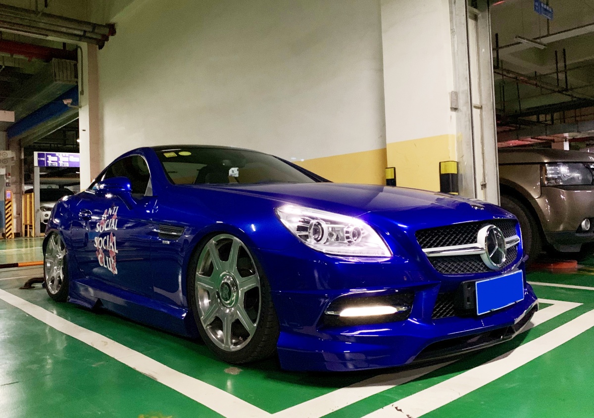 换上劳斯莱斯轮毂的巴博斯26SC,全身散发出高贵的气质