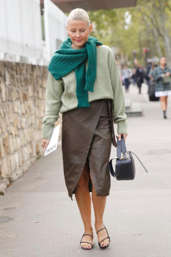 穿衣服打结小技巧,衣服打结穿搭技巧