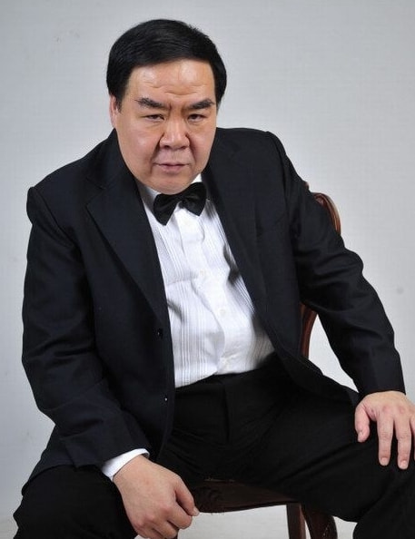 张卫健影视剧被打,年轻时候的张卫健光头