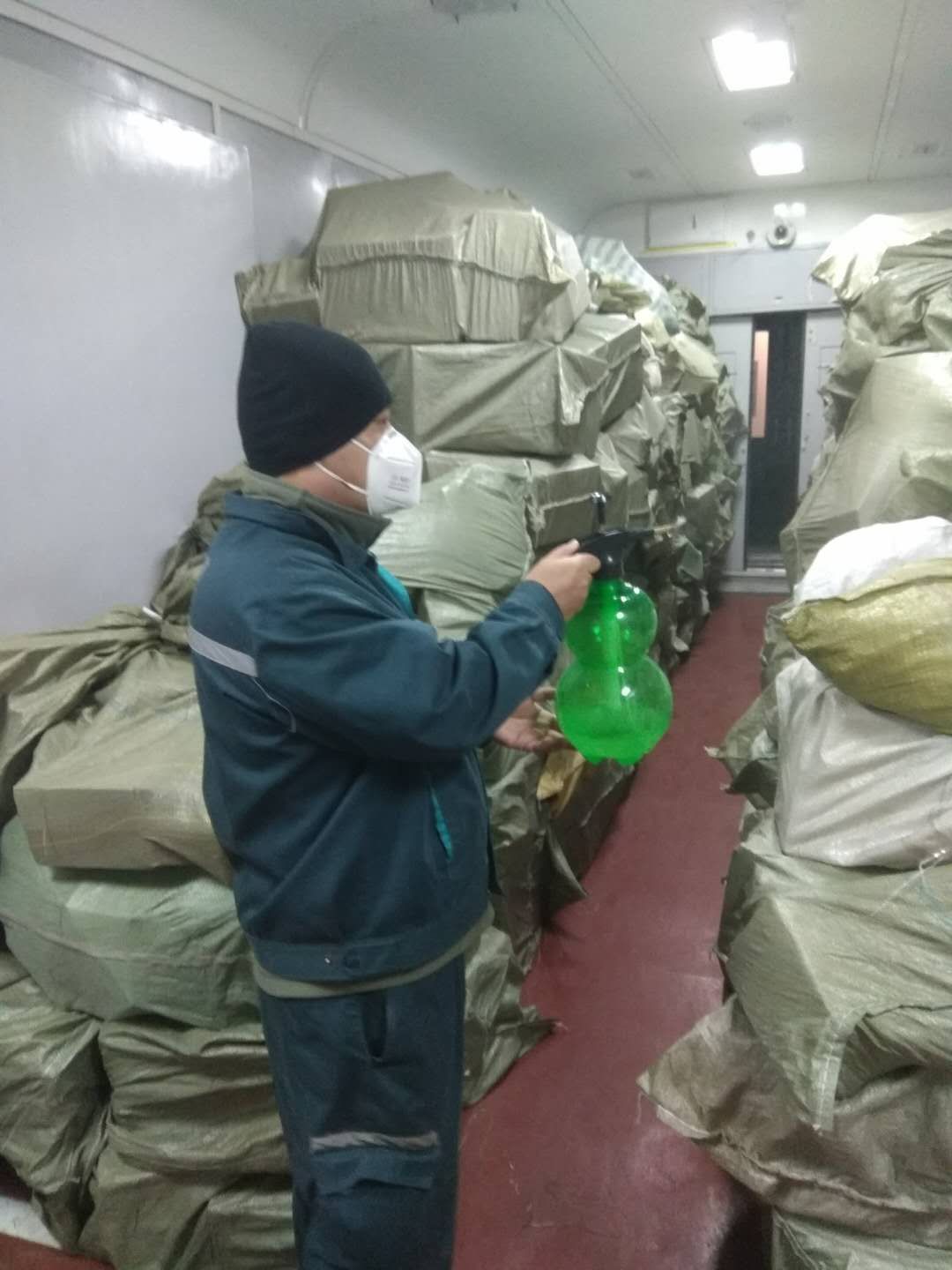 铁路抗击疫情的故事,铁路职工疫情坚守岗位的故事