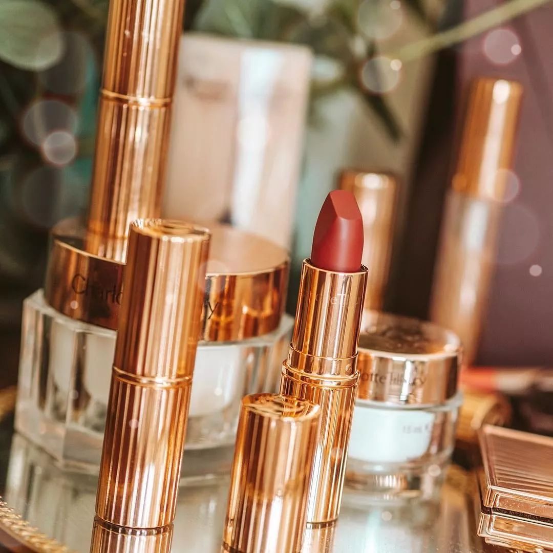 李佳琦的口红推荐竟埋着滚滚天雷？