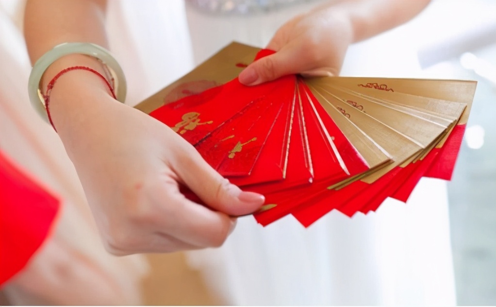 如果家长要强行没收压岁钱犯法吗,孩子过年的压岁钱父母应该拿走吗