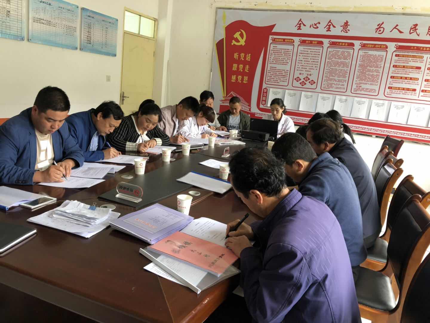 医院健康扶贫工作督导检查报道,卫生健康局扶贫工作汇报