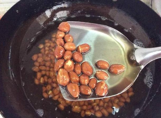 花生米怎么炸又酥又脆加糖,花生米炸过火了怎么补救