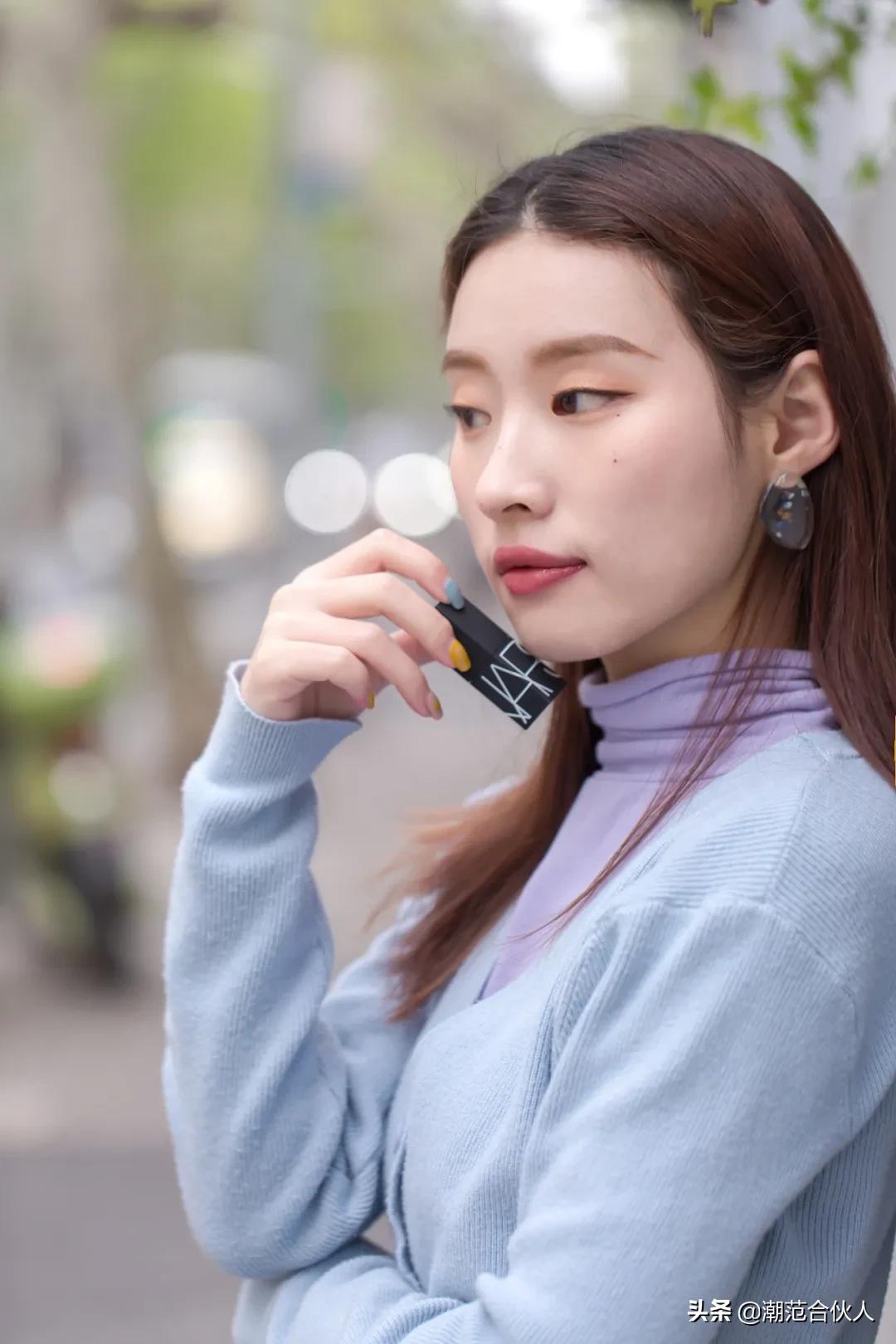 李佳琦omg这个产品也太好用了吧,李佳琦被称为美妆界的代名词