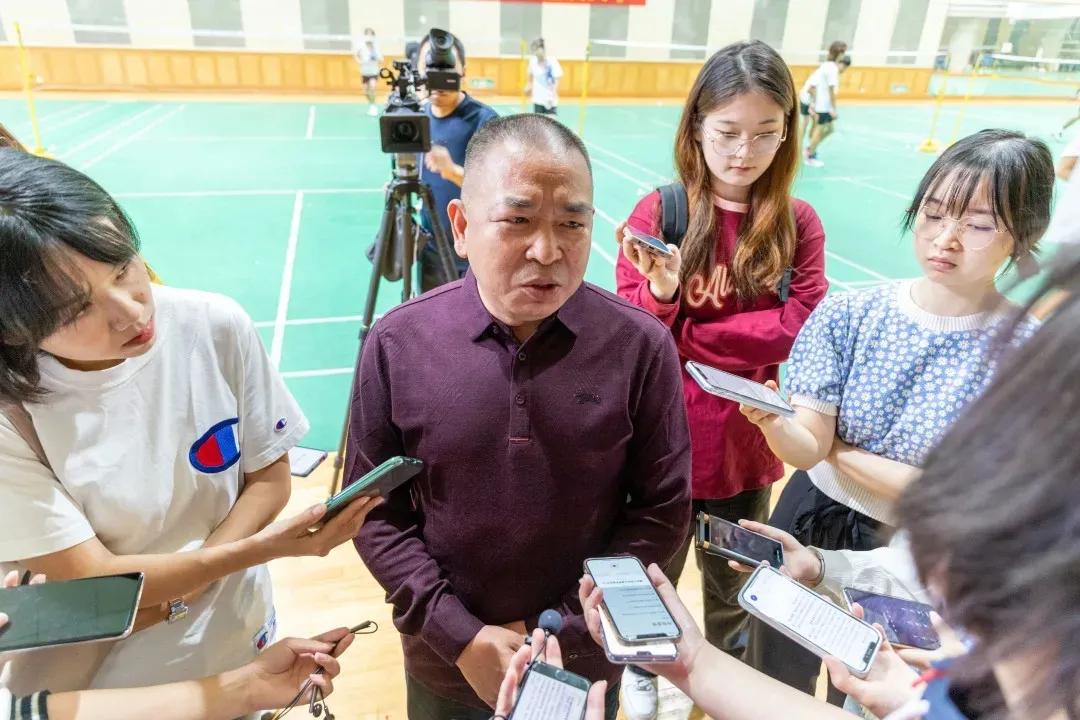 冠军教你打羽毛球,中国队教你打羽毛球