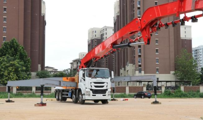 大排量泵车和小排量泵车的区别,泵车48米多高可以展开大臂
