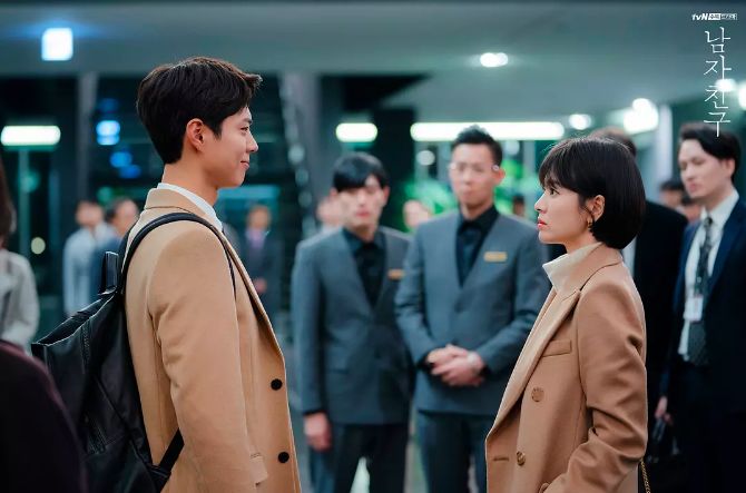 比起《男朋友》剧情,宋慧乔的大衣和高领衫更值得看!