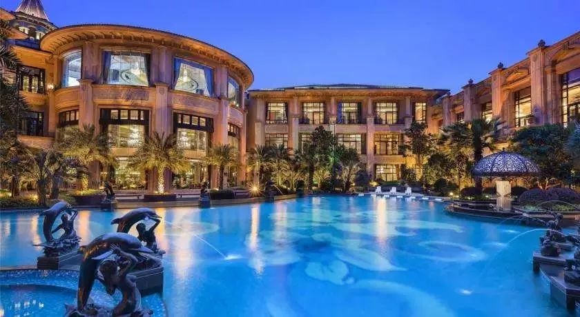 别再见女的就喊美女,见房子就称豪宅,盘一盘上海真正豪宅产品系