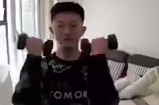 “开房”就能挣钱，4万人在线围观，躺着赚钱的工作来了？