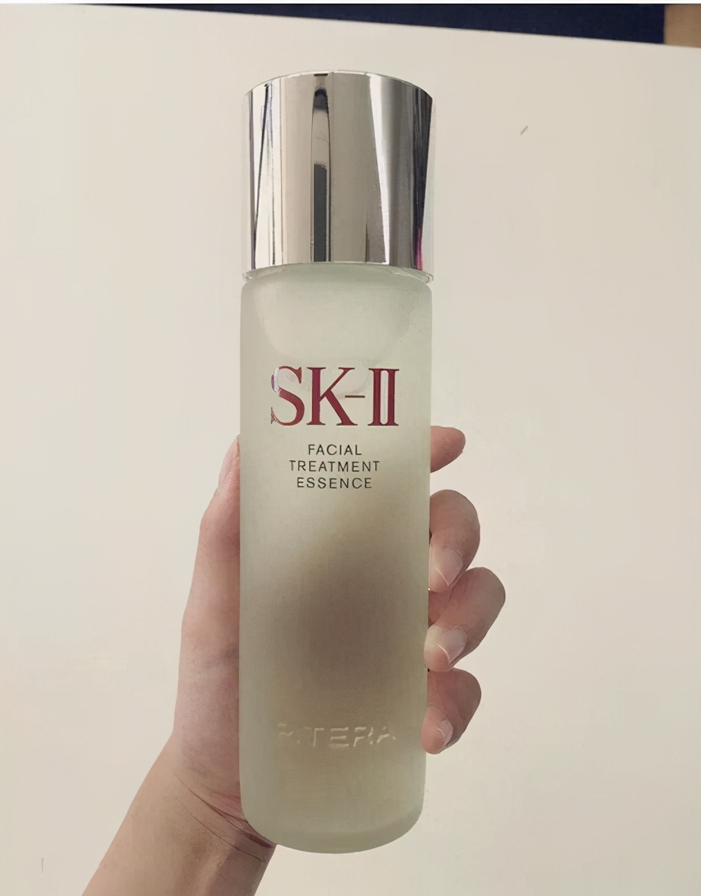 使肌肤毫无负担的有效吸收精华液,混合性皮肤冬季适合用的精华液