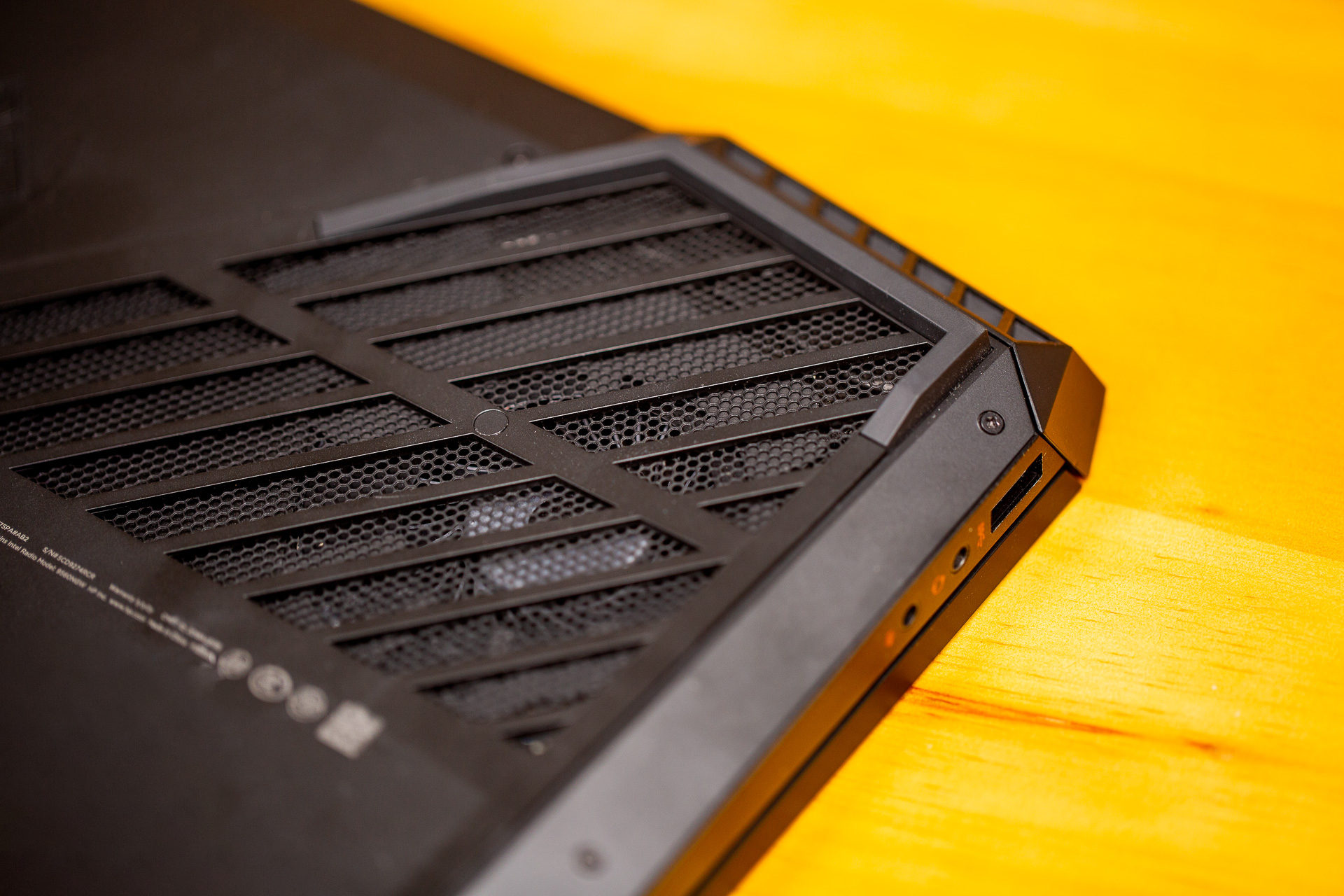 暗影精灵5和光影精灵5哪个好,暗影精灵5如何开启一键狂暴模式