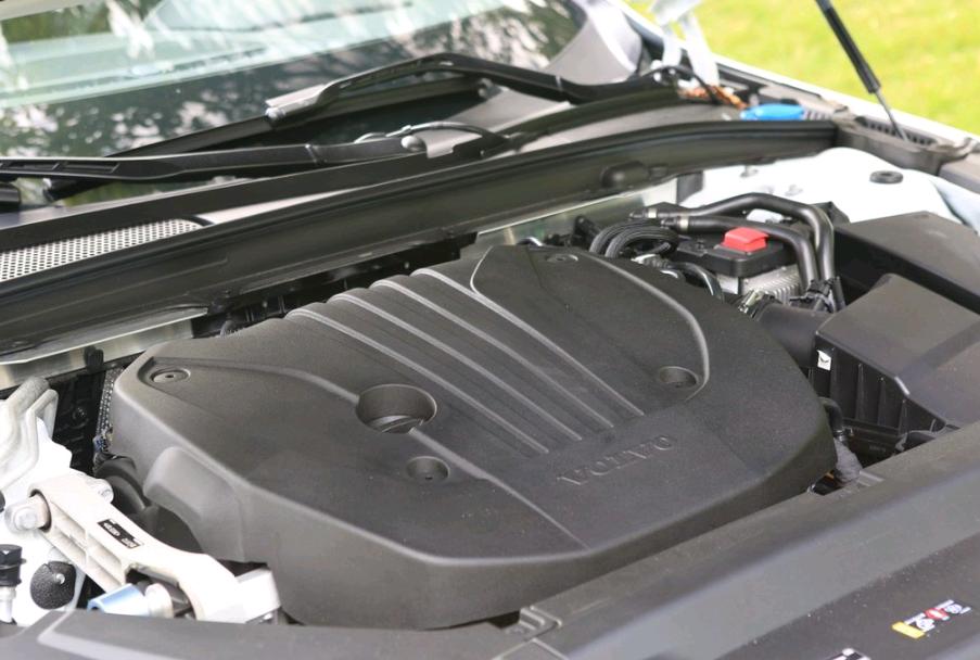 23款沃尔沃s90t8混动版试驾体验,胖哥沃尔沃s902022款试驾评测