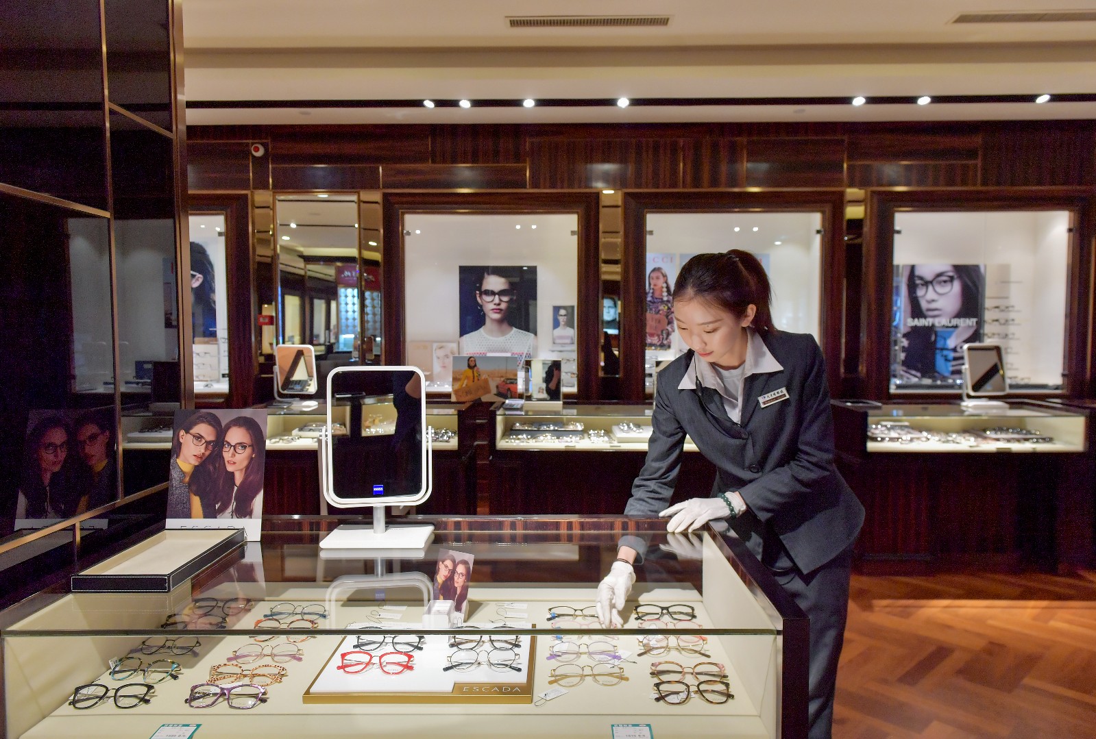 大光明老花眼镜,光明眼镜和大光明眼镜