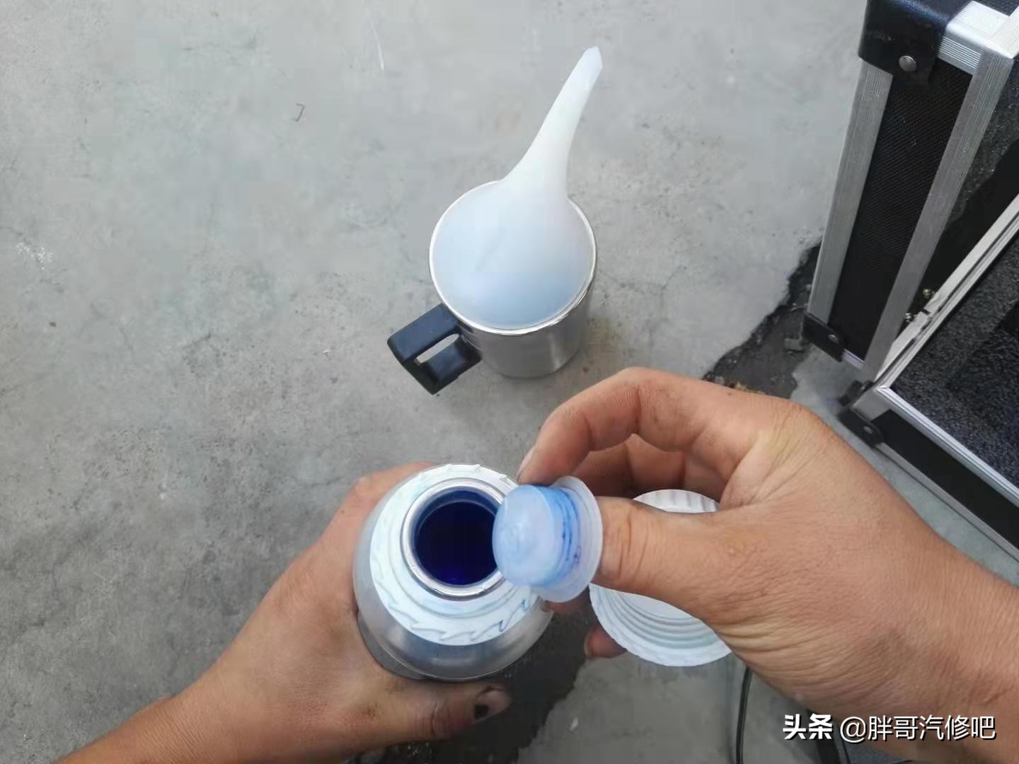 大灯漏水有妙招,大灯漏水起雾发黄维修