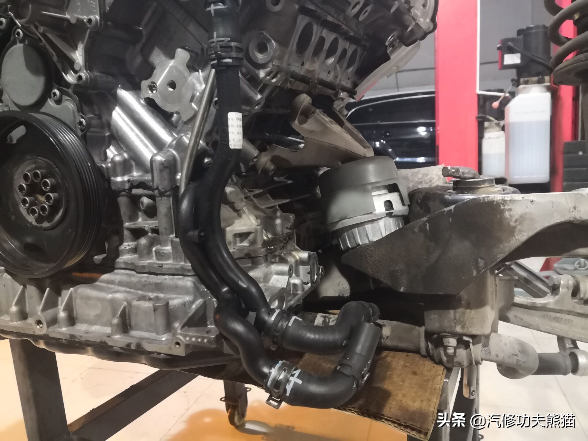 16款奥迪a6l2.5自吸发动机漏油,奥迪a6l2.4免拆烧机油处理靠谱吗
