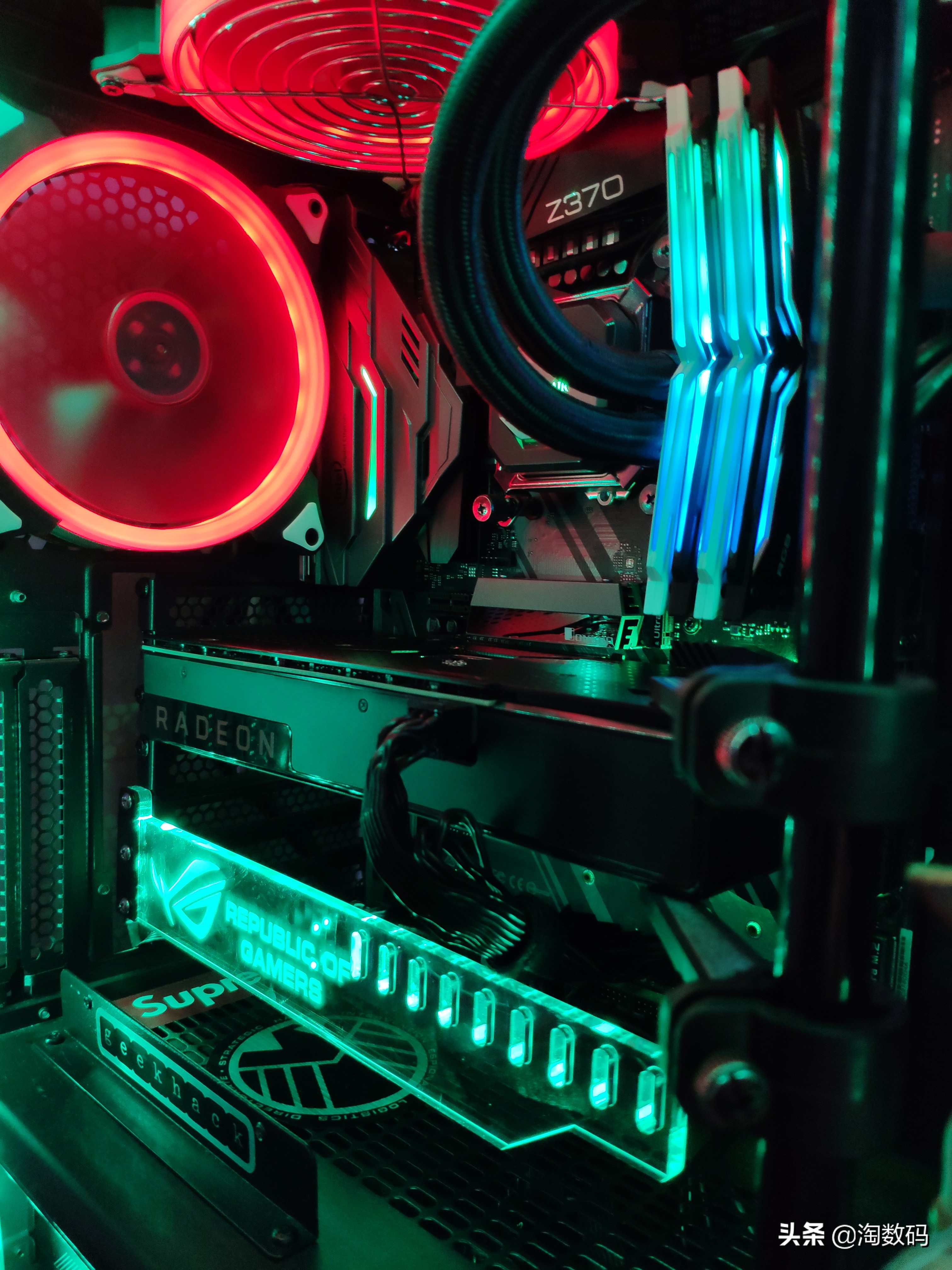 89°C警告：高温燥热一脉相承的AMD涡*公轮**版RX4808GB显示卡