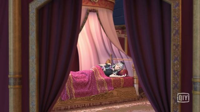 叶罗丽仙子们住在一个寝室,叶罗丽娃娃4个人睡的床