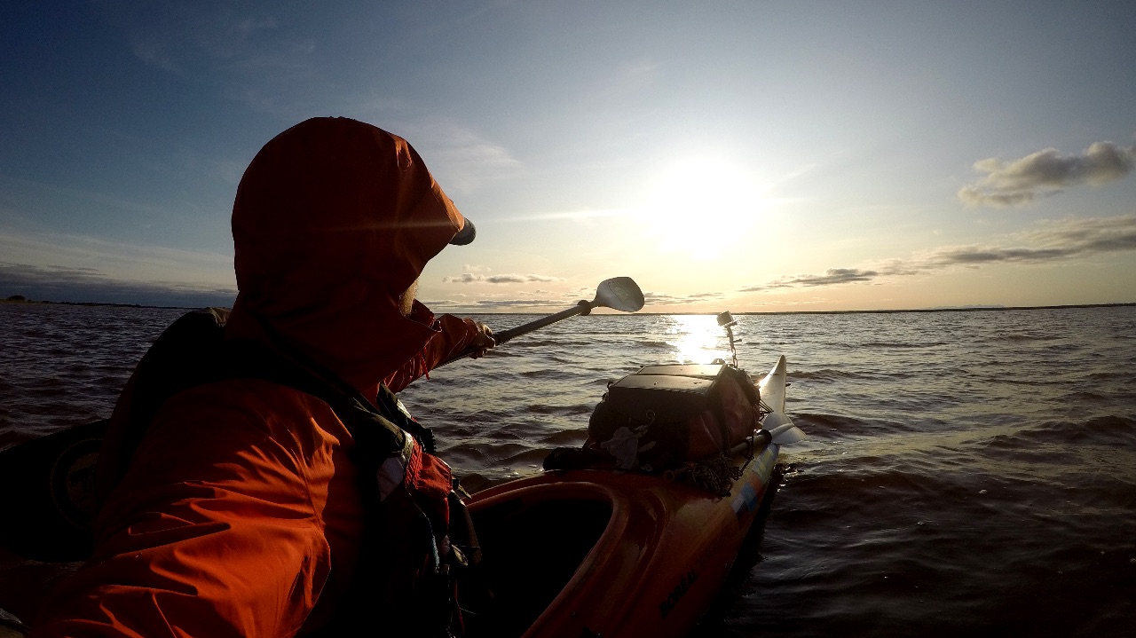 一人一舟的视频,一人一舟一运河