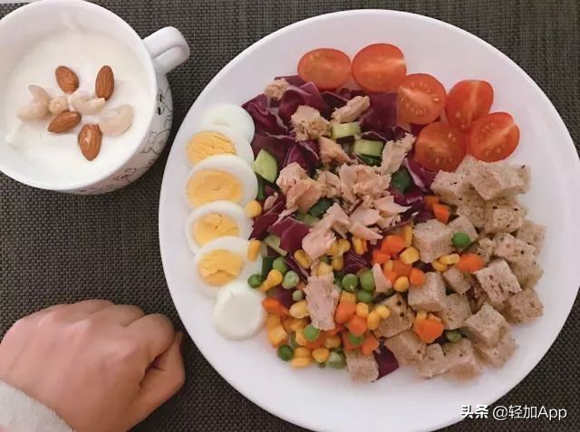 一个月掉了20斤再瘦10斤就完美了,一个月瘦13斤吃饱还掉秤