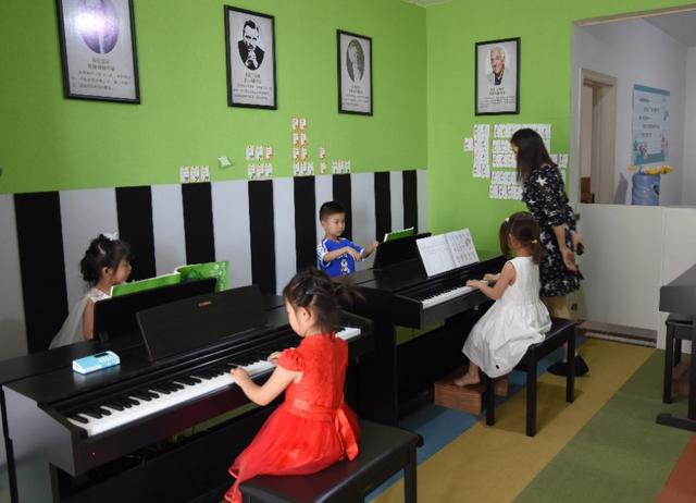 淮阳金色童年钢琴小屋引领孩子们走向正规的艺术道路