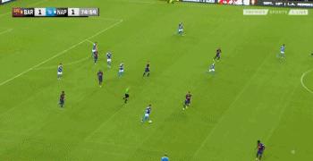 乌拉圭球星苏亚雷斯技术,苏亚雷斯和格列兹曼谁放左路右路