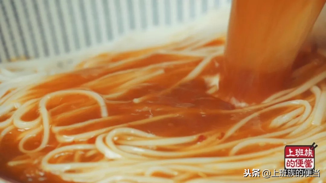 面条最好吃的做法，大口吃肉大口喝汤，比面馆里的过瘾多了！
