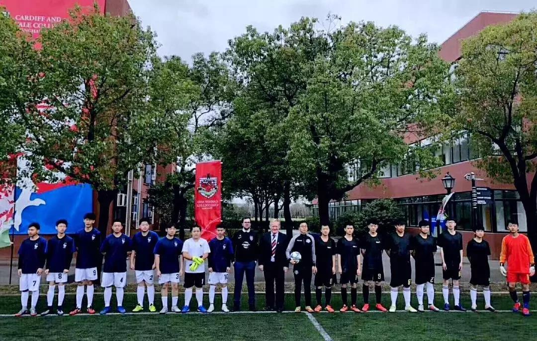 英式教育和中式教育视频,中式教育vs英式教育