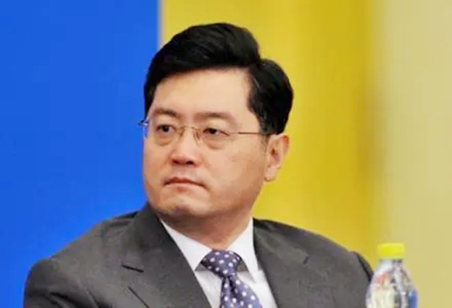 秦刚正式接任驻美大使，澳媒：他气场强大，记者会的表现令人折服