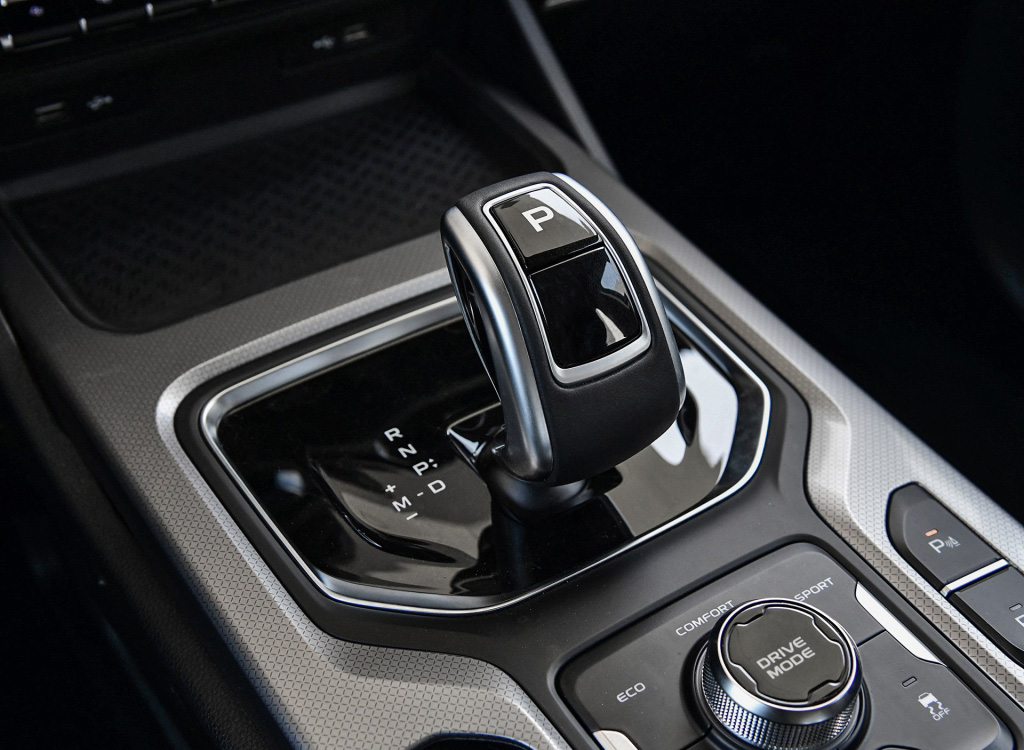 吉利豪越1.8t加92号油好还是95号,长安cs75plus和吉利豪越哪个好