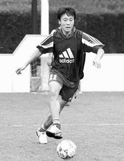 足球小子高峰,前国脚高峰和那英