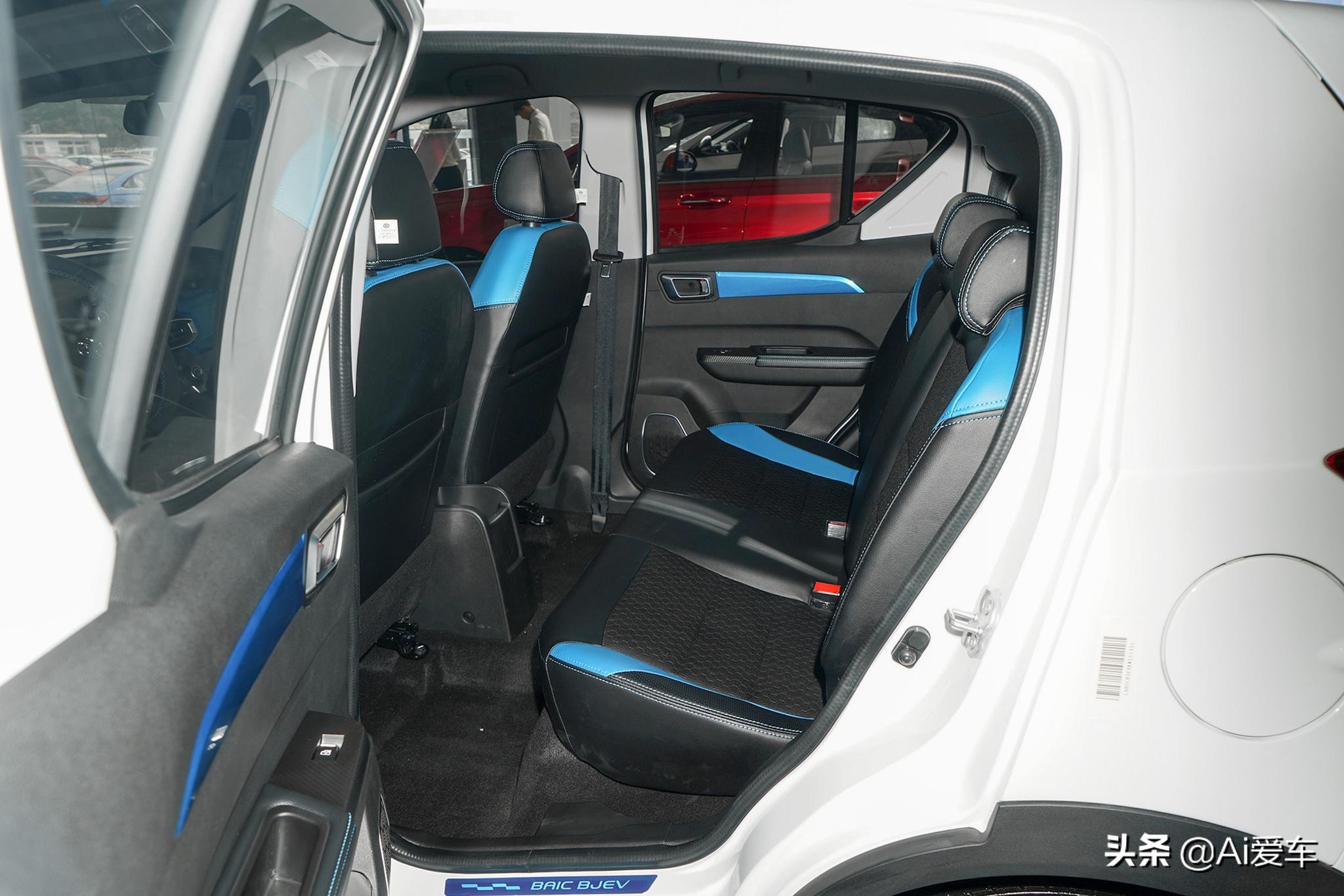 便宜省油电动汽车续航里程长,便宜好养的代步车