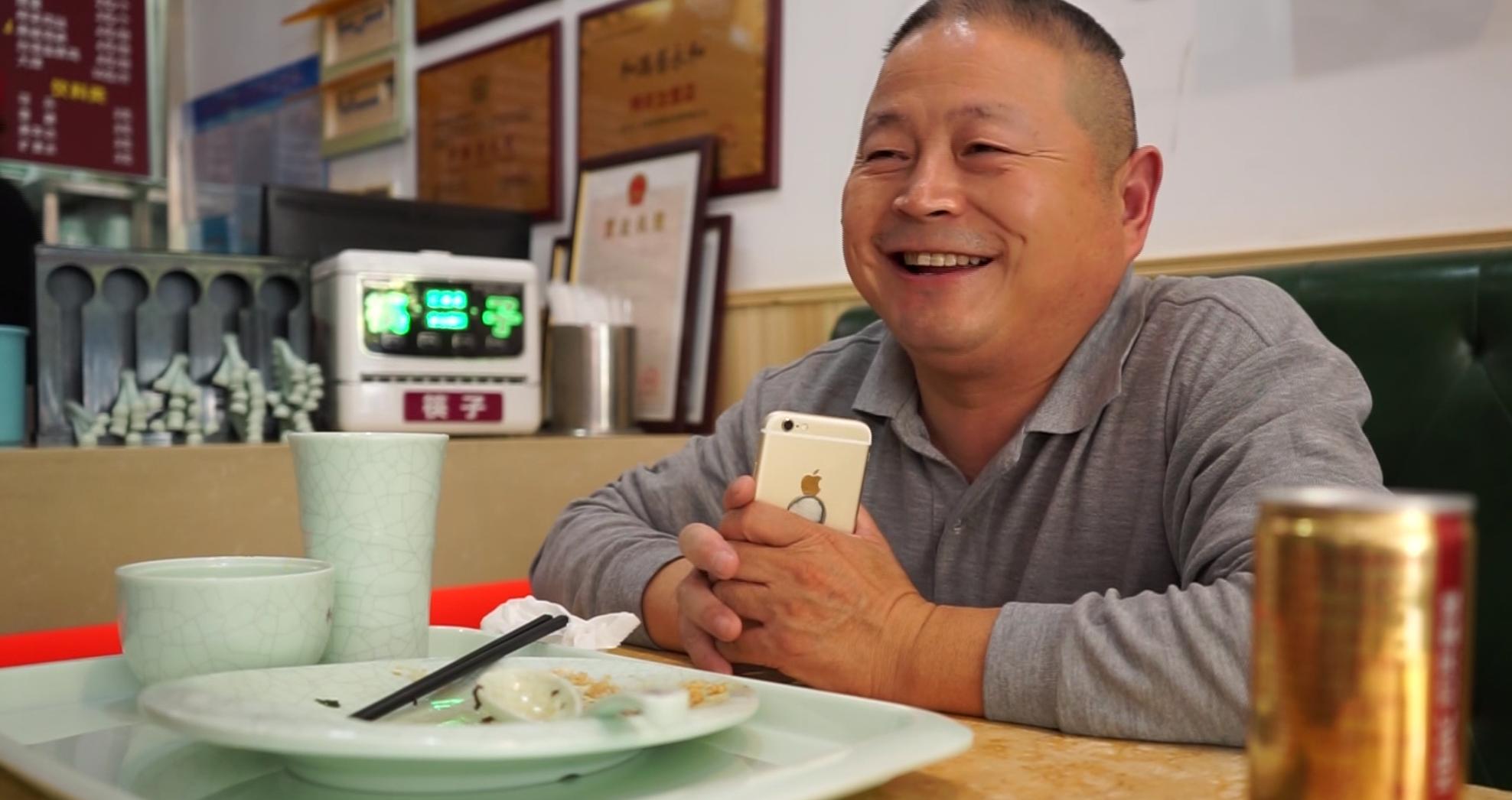 停车难吃饭难怎么办,停车难吃饭难上车位