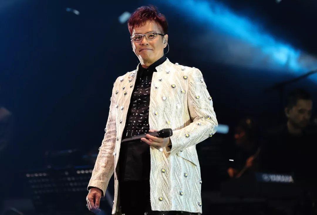 徐灿夺得金腰带中国骄傲,徐灿获得世界拳王金腰带