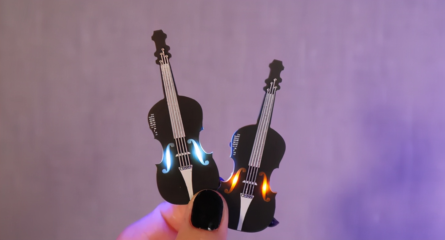 手臂上的小提琴,指尖上的手风琴