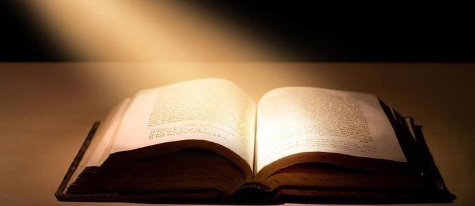 中学提高作文一般看哪些书,语文作文基础差适合用什么作文书