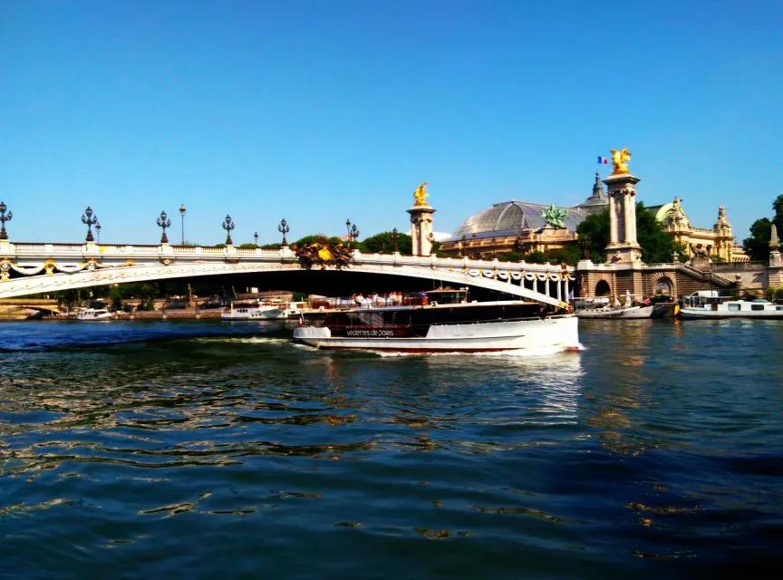 巴黎老佛爷值得买什么东西,巴黎老佛爷买羽绒服