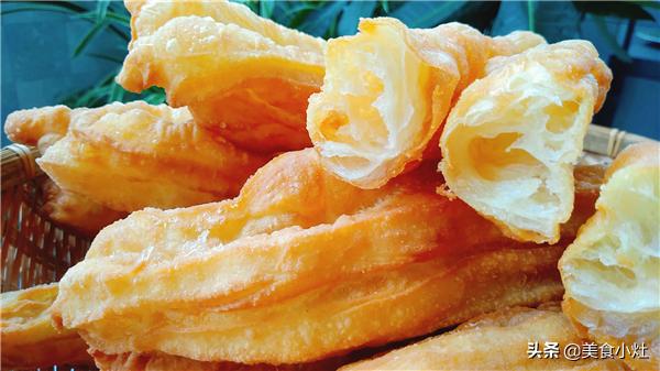 香酥大油条的做法和配方的全过程,油条教程又酥又脆又鲜大油条