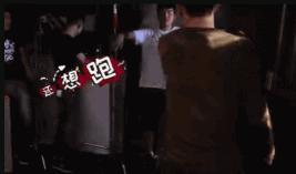 他俩到底分没分？甜蜜恋爱时怎么也没想到现在会撕成这样吧