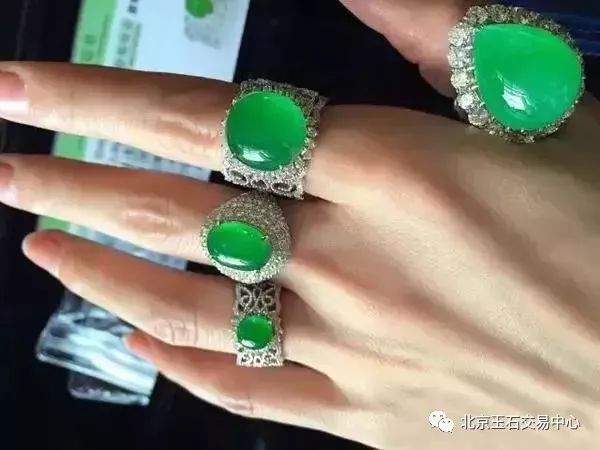 手镯买太小了用什么方法好戴,手镯太大怎么防止掉