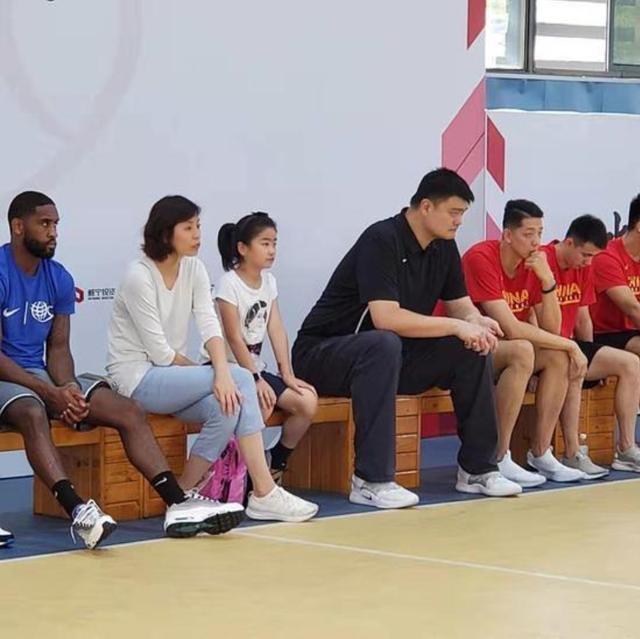 濮氭槑浠栧コ鍎跨幇鍦ㄨ韩楂樻湁澶氬皯,濮氭槑鐨勭幇鍦ㄥコ鍎胯韩楂樺灏戠背